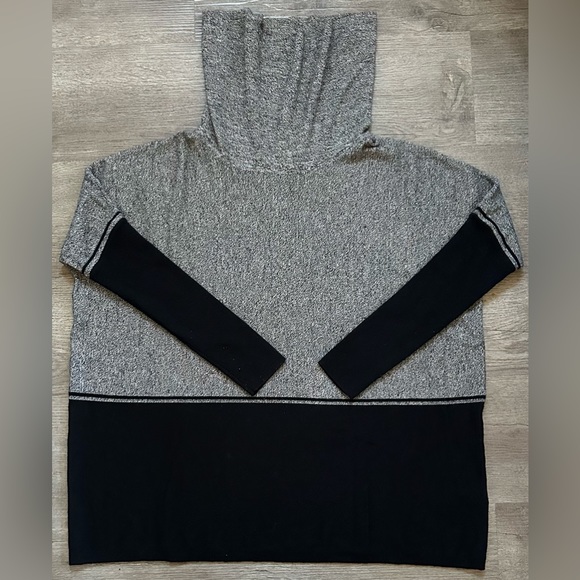 Smartwool Edgewood Poncho Sweater Black Size Medium - Picture 6 of 8